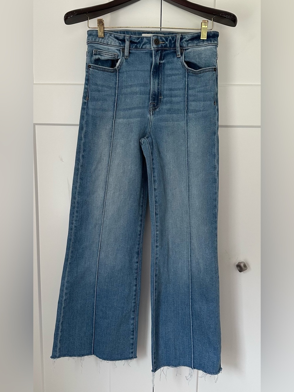 Hidden Mid-Rise Wide Leg Jeans in Medium Blue